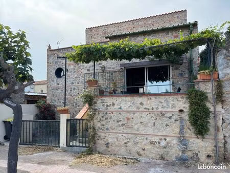 maison atypique.....