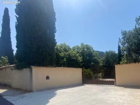 mas provençale de caractère - 3 entrées indépendantes - parc 3250 m2 - piscinable - vente 