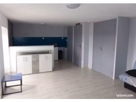 studio centre bressuire idéalement situé