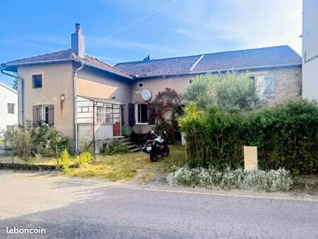 ensemble immobilier de caractère – 160 m² – bord de canal – chaumousey
