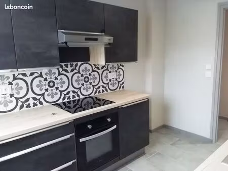 appartement t3 60m2 balcon garage cave lentilly entièrement rénové climatisé