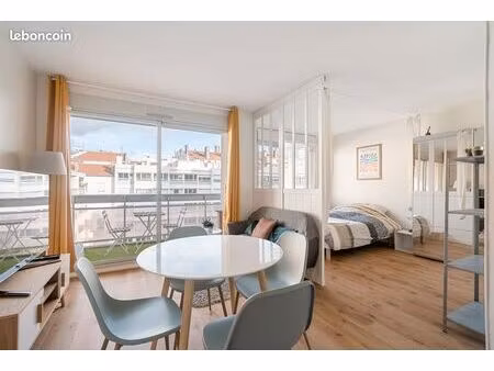 t1 bis (t2) massena : lyon 6 - part dieu  32 m2  975/m cc incluant eau et chauffage