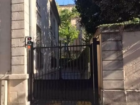 location place de parking paris marais