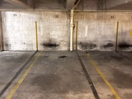 à louer – place de parking sécurisée – paris 12e (impasse wattignies)