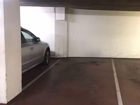 belle place parking paris 12