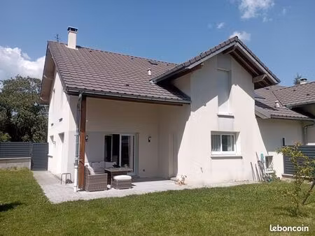 maison familiale meublée – 3 chambres – jardin – proche genève / cern
