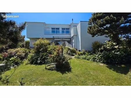 maison 11 pièces 217 m²