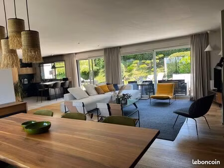 belle maison familiale meublée  piscine et tennis dans domaine sécurisé à saint didier au 