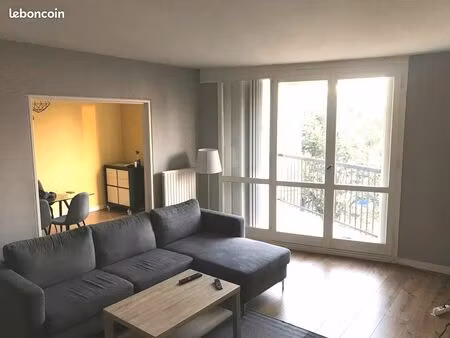 95m2 lumineux 3 chambres  meublé– proche gare & la défense