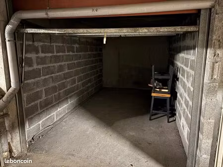 ◊ garage fermé – résidence sécurisée – disponible immédiatement – 90 /mois