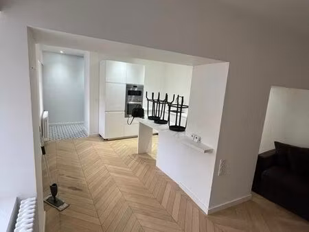 ? charmant appartement meublé de 70 m² avec parking & garage ◊