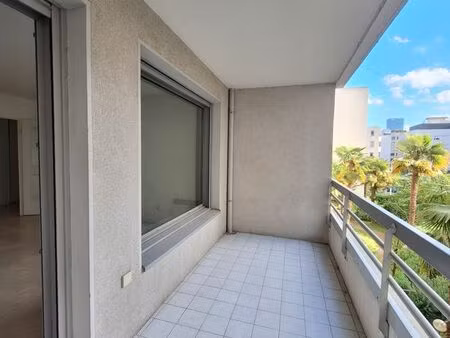 à louer – spacieux t3 avec terrasse et garage – villeurbanne (69100)