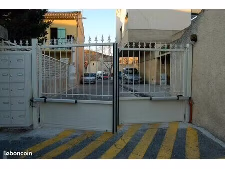 garage individuel fermé avec vidéosurveillance dans le centre de cavaillon