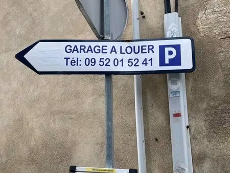 place de parking privée avec vidéosurveillance en centre ville