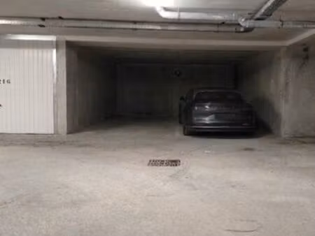 location place parking sécurisé