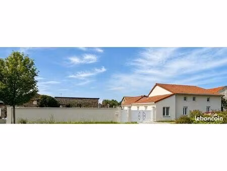 maison le mayet-d’école