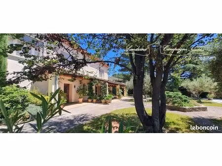 maison 7 pièces 202 m²