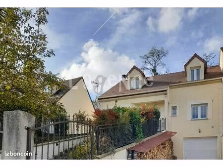 maison 6 pièces 136 m²