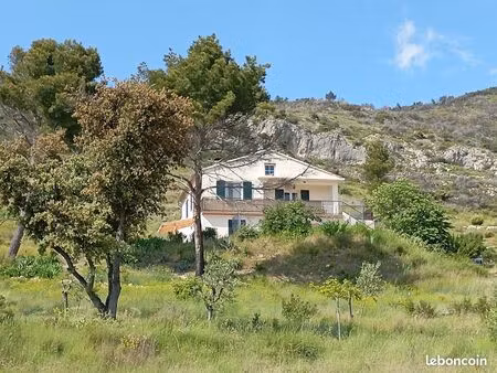 maison  134 m2  vue dominante  510000