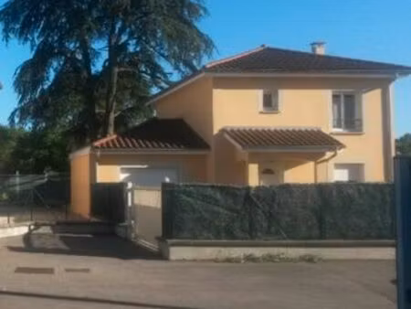 villa t4 sur terrain 800 m2 miribel