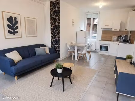 appartement t2 meublé rénové-parking gratuit-rue victor hugo