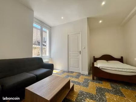 studio meublé et équipé de 30 m² – centre village