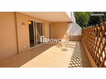 hyères centre-ville – t2 avec immense terrasse – résidence récente & recherchée
