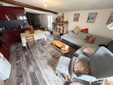 appartement 3 pièces de 58 m²  libre début juin