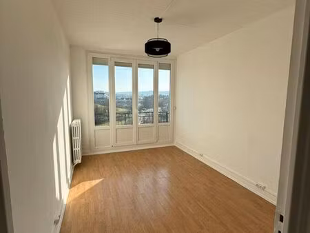 lumineux t3 avec 2 balcons traversants – centre soissons  proche mairie