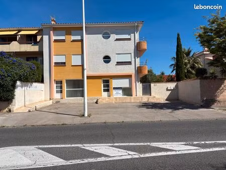 bureaux avec jardin et parking - clos banet