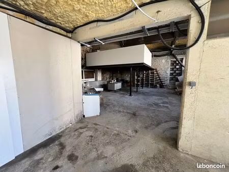entrepôt avec garage