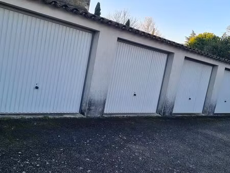 location garage/box 16m² - centre-ville bollène