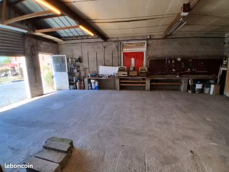 louer garage 650