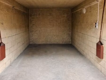parking/box paris
