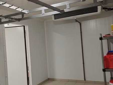 local 40 m2