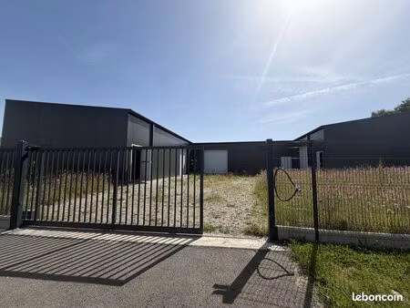 local 518 m² poitiers