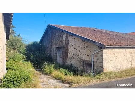 grange sur la commune d'aixe sur vienne