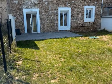 maison avec terrasse et jardin