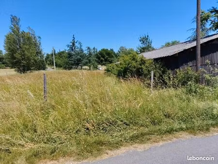 loue terrain 1200m2 avec grange de 120 m2