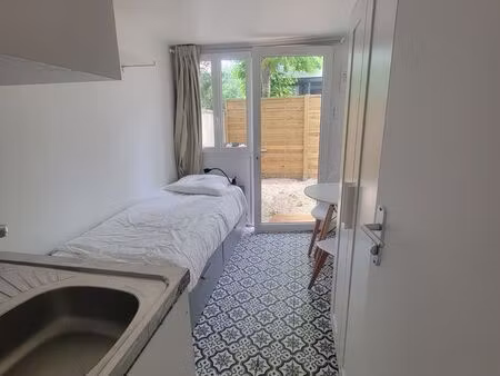 studio indépendant meublé et terrasse