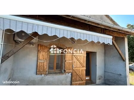 appartement t2bis en duplex avec terrasse et parking