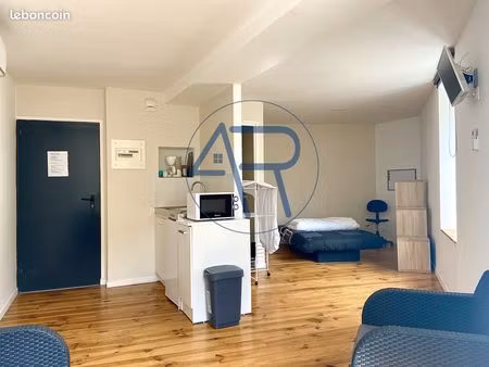 studio 1 pièce 27 m²