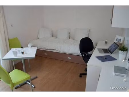 studio 1 pièce 18 m²