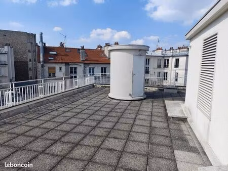 très rare et potentiel énorme :apt avec terasse de 100 m2