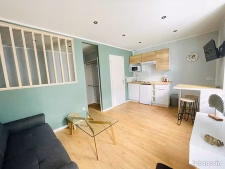 studio meublé avec coin nuit séparé