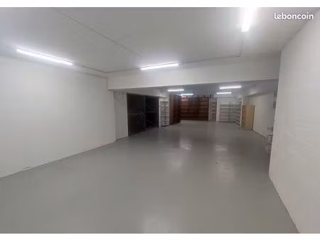 local d'activités/entrepot 100 m² — porte d'italie —