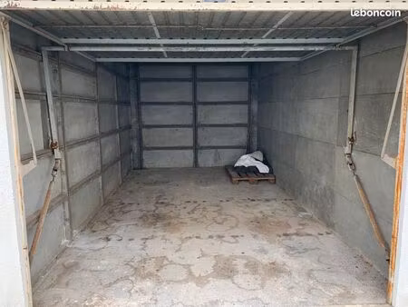 parking/box 15 m² niort