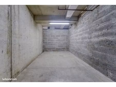 garage/box 4 m² paris