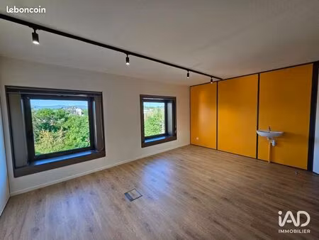 local 22 m² écully