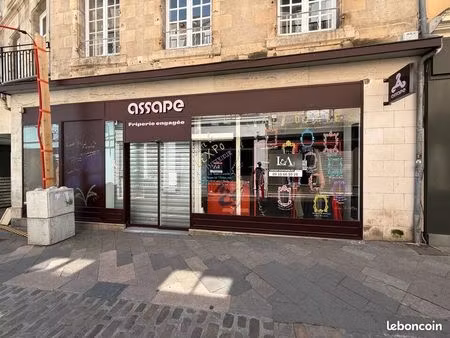 local commercial 166 m² poitiers